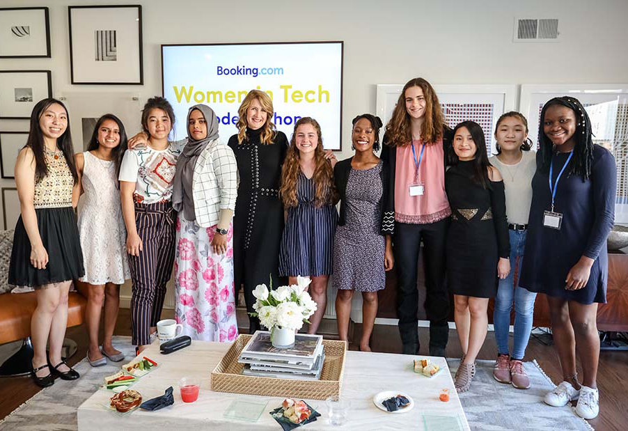 Laura Dern faz doação de R$ 1 milhão para projeto de mulheres na tecnologia