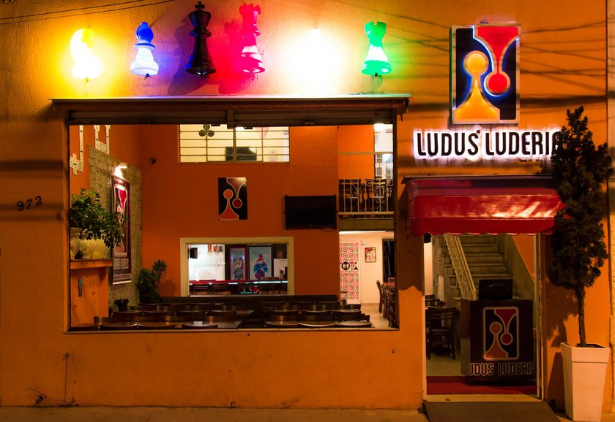 Bares e restaurantes temáticos para se conhecer em São Paulo