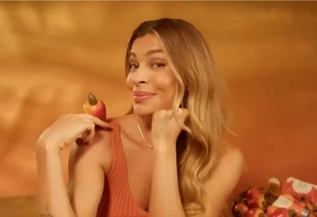 Frame do comercial da linha Caju da L'Occitane au Brésil, com a atriz Grazi Massafera