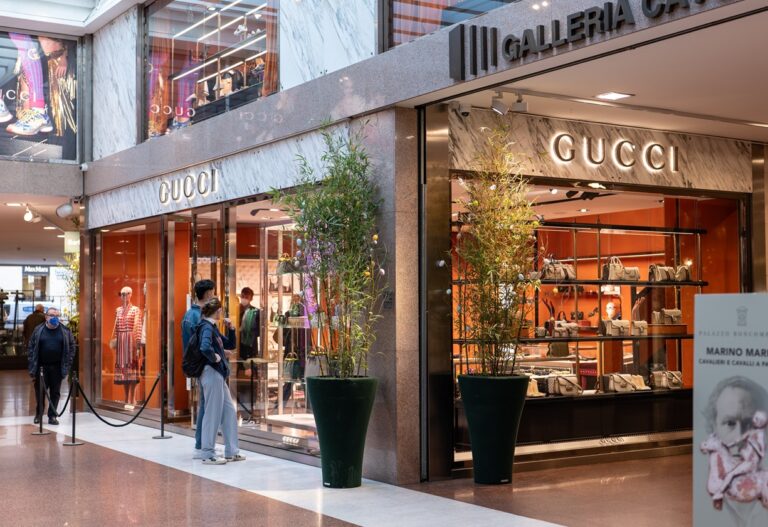 Mercado de luxo: Outlets ganham relevância e atraem grandes varejistas