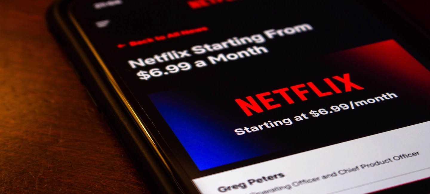 Mudanças na Netflix. O streaming anunciou o cancelamento de um plano  padrão, mudanças nos preços dos EUA e crescimento nos assinantes.…