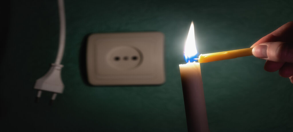 Os consumidores que tiverem o fornecimento de água, telefone, energia elétrica ou internet interrompidos poderão receber uma compensação em dinheiro pelo prejuízo