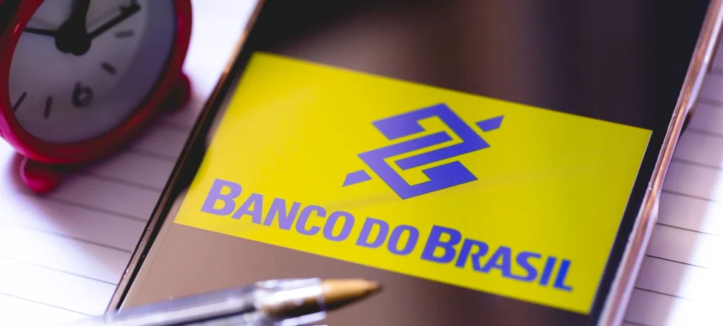 O Banco do Brasil, considerado o melhor banco do mundo em 2023, lança um serviço de investimento no Tesouro Direto pelo WhatsApp