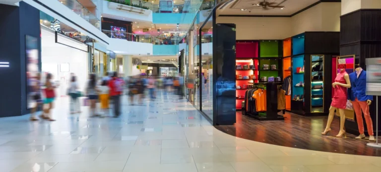O brilho do consumo e a ascensão dos shoppings no Brasil
