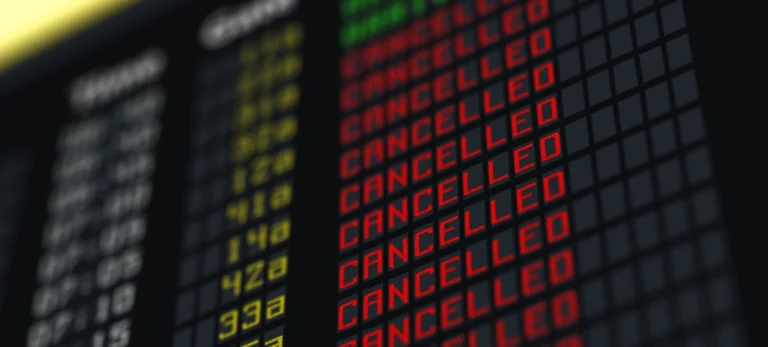 O cancelamento de voo vem gerando insatisfação dos passageiros e são os que mais geram ações judiciais contra as companhias aéreas.