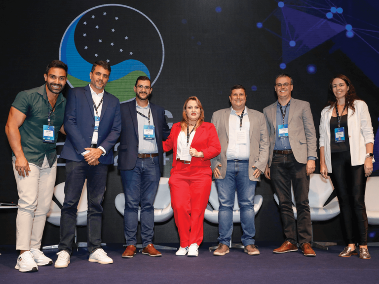Bruno Penha, Chief Digital Officer da AlmavivA do Brasil; Daniel Moreira, diretor de Customer Relations da TIM Brasil; Fabio Bittencourt, diretor de Customer Service do Grupo Carrefour Brasil; Euriale Voidela, presidente da AIESC; Rafael Brych, gerente de Marketing e Inovação da Selbetti Tecnologia; Rafael Wandresen, Data Analytics senior manager do Banco Bradesco; e Talita Ferreira, diretora de Relacionamento com o Cliente do Consórcio Embracon