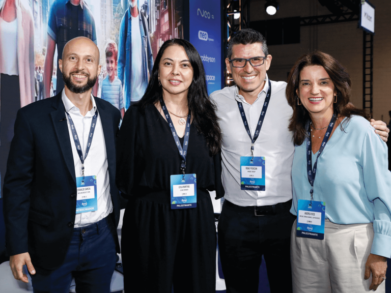 Oswaldo Garcia, CEO da NeoAssist; Leila Martins, diretora de Dados da Lojas Renner; Ronie Piovezan, Chief Commercial and Technology Officer do Hinode Group; e Andrea Rios, CEO da Orcas Omnichannel Experience