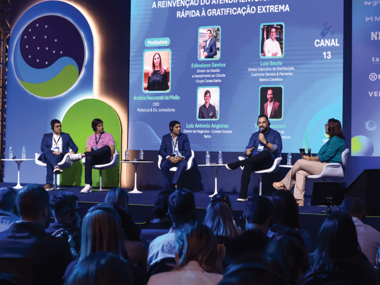 Luiz Souto, diretor-executivo de Distribuição, Customer Service & Parcerias do Banco Carrefour; Luiz Antonio Angeiras, diretor de Desenvolvimento de Negócios, Parcerias e Multimercados da Tahto; Edinelson Santos, diretor de Gestão e Atendimento ao Cliente do Grupo Casas Bahia; Tamer Hussein, superintendente de Inteligência do Atendimento do Itaú Unibanco; e Andréa Naccarati de Mello, CEO da Robecca & Co. Consultoria