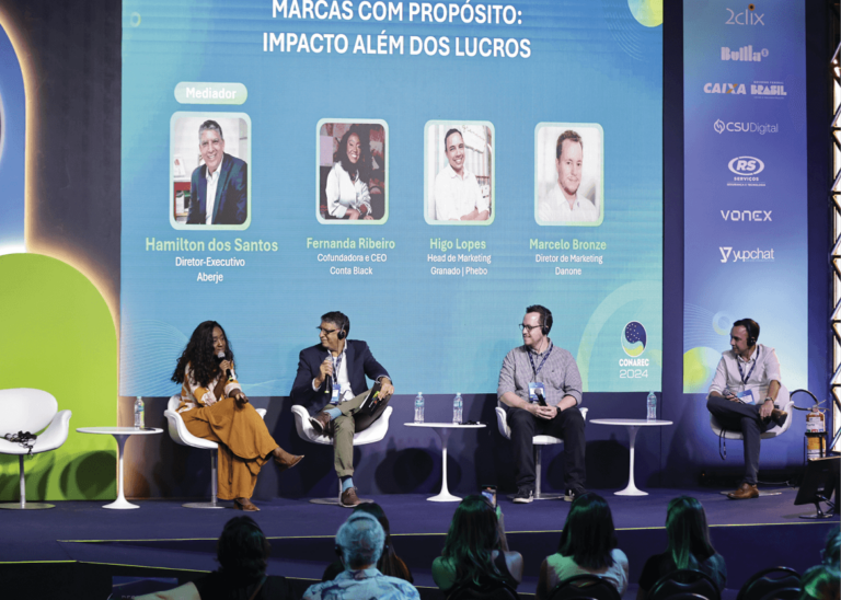 Fernanda Ribeiro, cofundadora e CEO da Conta Black; Hamilton dos Santos, diretor-executivo da Aberje; Marcelo Bronze, diretor de Marketing da Danone; e Higo Lopes, head de Marketing da Granado | Phebo