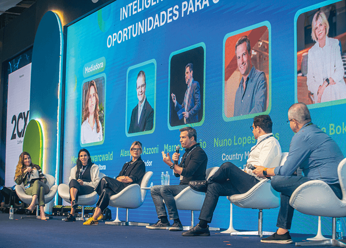 Monica Szwarcwald, sócia e consultora da McKinsey & Company; Talita Lacerda, CEO da Petlove; Renata Bokel, CEO da WMcCann; Nuno Lopes Alves, country manager da Visa Brasil; Marcos Loução, CEO da Porto Bank; e Alexandre Azzoni, sócio-fundador da 2CX