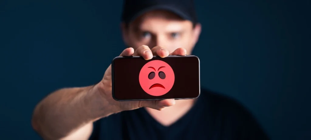 Além de cobrança indevida, consumidores reclamam na Anatel sobre falta de conexão e instabilidade do serviço.