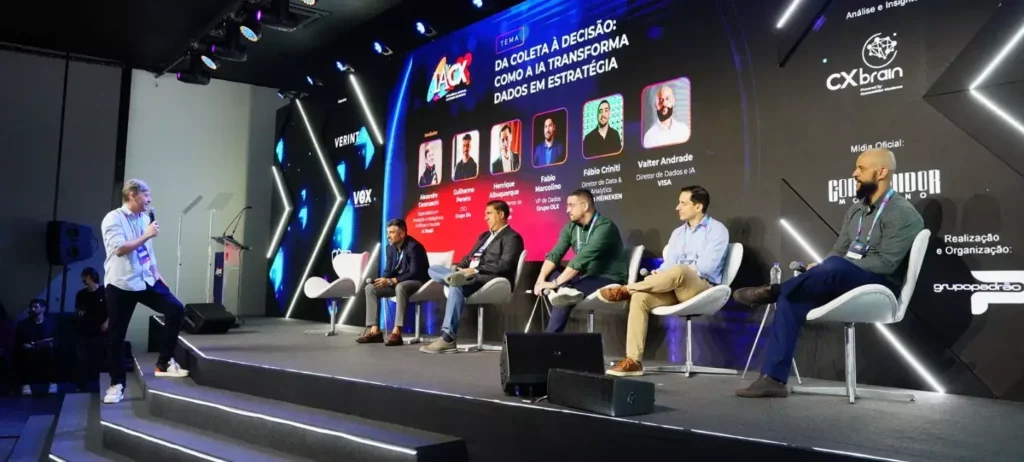 Painelistas no IACX no painel "Da coleta à decisão: como a IA transforma dados em estratégia"