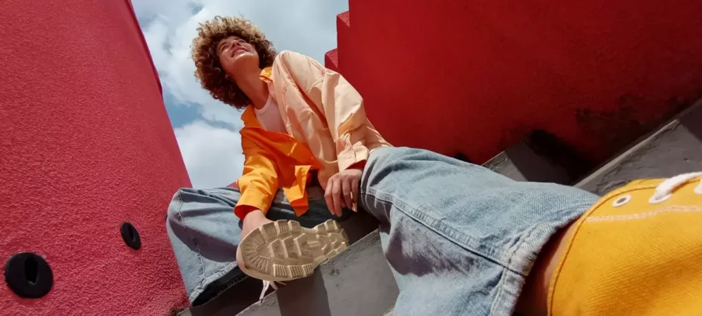 Representando cerca de R$ 662 bilhões de poder de compra, a Geração Z estão assumindo o protagonismo no consumo e no mercado de trabalho.