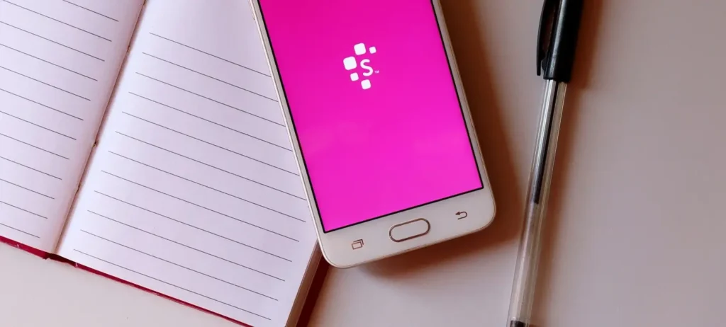 Serasa Experian lança agente de IA no WhatsApp para apoiar PMEs