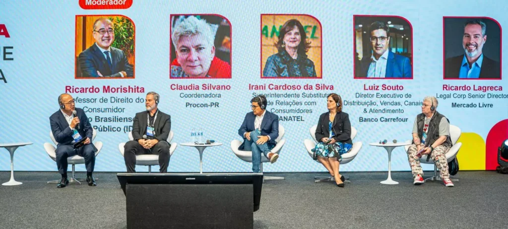 Especialistas discutem os desafios e lacunas do Código de Defesa do Consumidor (CDC) na era digital, destacando a importância da transparência, protagonismo do consumidor e inovação responsável.