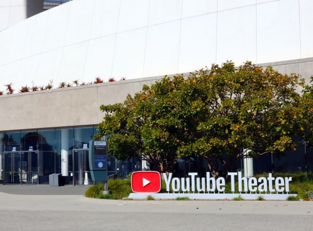 O Teatro YouTube ocupará o antigo Teatro Eva Hertz, no Conjunto Nacional, integrando a programação cultural às experiências da Galeria Magalu.