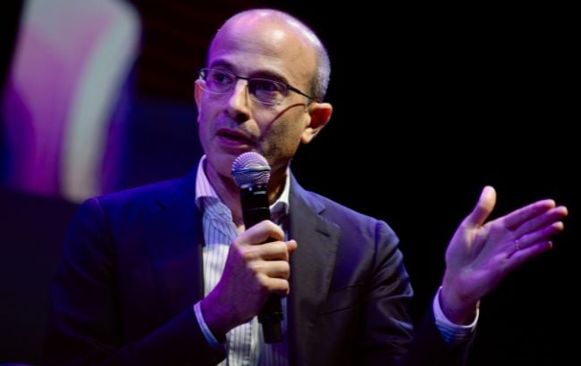 Yuval Noah Harari no 29º Congresso da Abramge, em São Paulo.