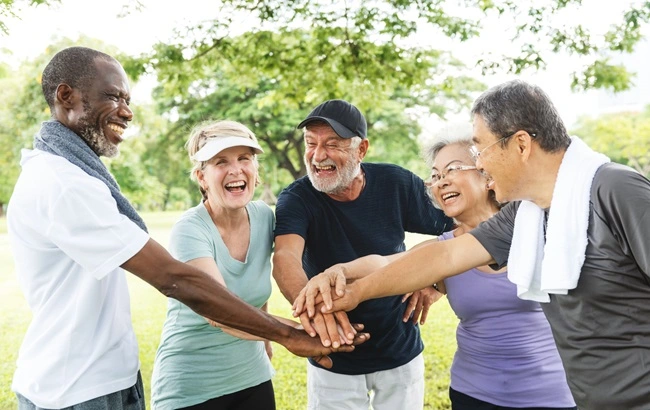Expectativa de vida do brasileiro avança e chega a 76,6 anos em 2024
