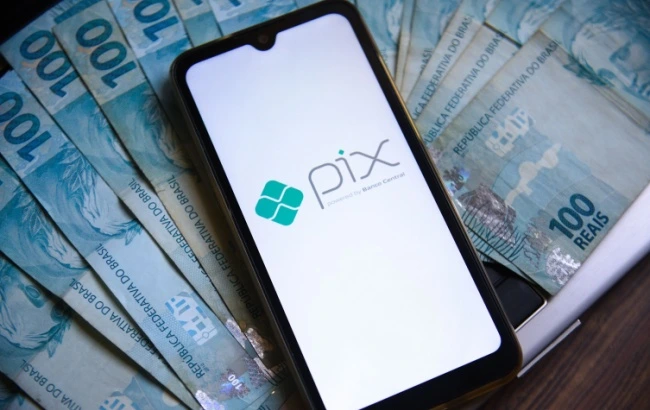 Antes do Pix, esperar horas ou dias para uma transferência era normal. Agora, com apenas alguns cliques, tudo acontece em instantes!