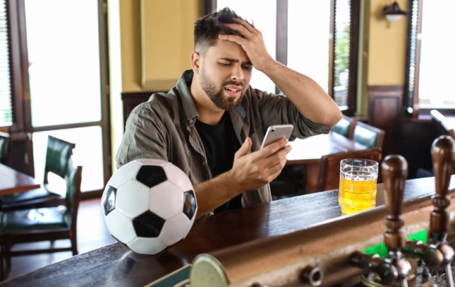 Nos últimos meses, a discussão sobre o impacto das apostas online no endividamento das famílias ganhou destaque. Mas será que a culpa é realmente das apostas?