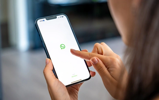 WhatsApp mantém chatbots de IA no Brasil após decisão do Cade