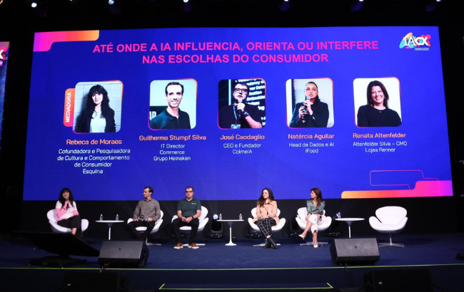 Painel no IACX 2026 discute como algoritmos ampliam informação, reduzem fricção e criam novos dilemas na relação entre marcas e clientes.