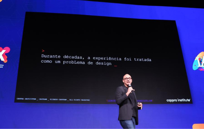 Ricardo Cappra, cientista de dados, filósofo da tecnologia e fundador do Cappra Institute, no IACX 2026.