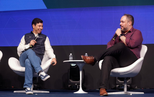 Antônio Gouveia, CEO da KHAL | Namastex Labs, e Bernardo Marotta, Chief Growth Officer da Hapvida, no IACX 2026.