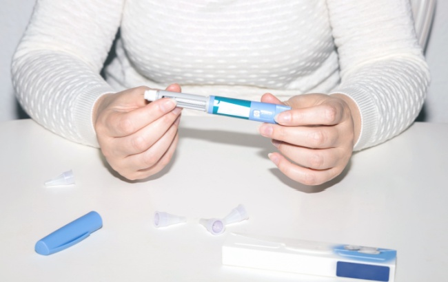 Com consumo em alta e uso disseminado entre brasileiros, Anvisa intensifica fiscalização e revisa normas de segurança de canetas emagrecedoras