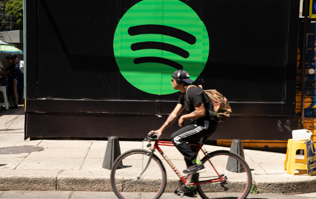 Spotify anuncia recursos de Inteligência Artificial, venda antecipada de ingressos e parceria com a Universal Music para ampliar engajamento