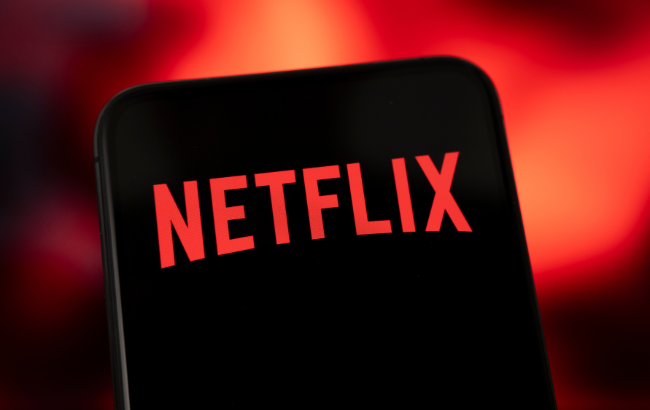 Nova experiência da Netflix aposta em navegação mais simples, feed vertical personalizado e descoberta rápida de conteúdos.