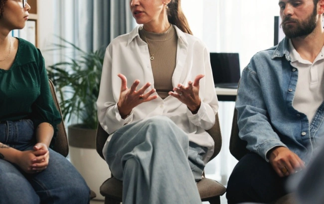 Estudo da CX Brain analisa como a experiência do cliente é, antes de tudo, um reflexo da experiência e saúde mental do colaborador.