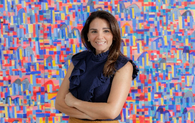 Executiva analisa os impactos da IA, creator economy, retail media e hiperpersonalização na publicidade digital e defende que inovação e transparência precisam caminhar juntas para preservar a confiança do consumidor.