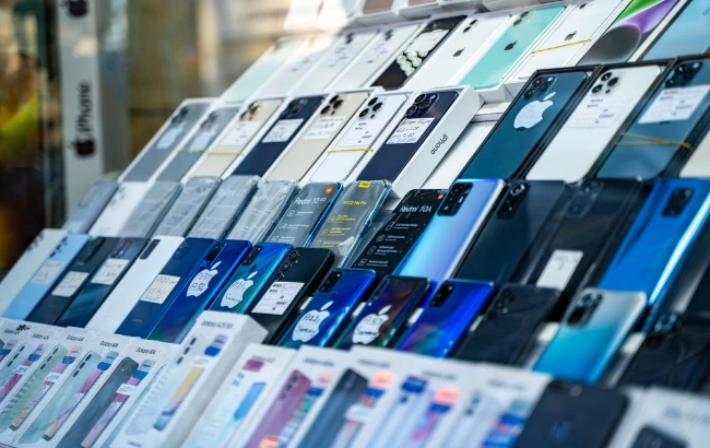 Entenda o que é o Banco Nacional de Celulares com Restrição, como ele funciona e o que muda para quem compra ou vende celulares usados.