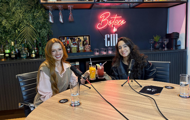 No Boteco da CM Especial CONAREC, a especialista em vendas fala sobre atendimento, experiência, erros de marcas e por que clientes bem tratados viram promotores espontâneos.