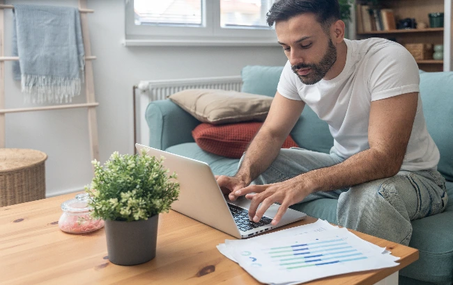 Como a Yduqs usa CX, IA e dados para reduzir atritos, melhorar a experiência do aluno e ampliar permanência e resultados.