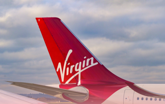 A Virgin Atlantic mostra que orquestração vem antes da automação: a IA absorve o volume operacional, mas as interações de maior carga emocional permanecem território exclusivamente humano.