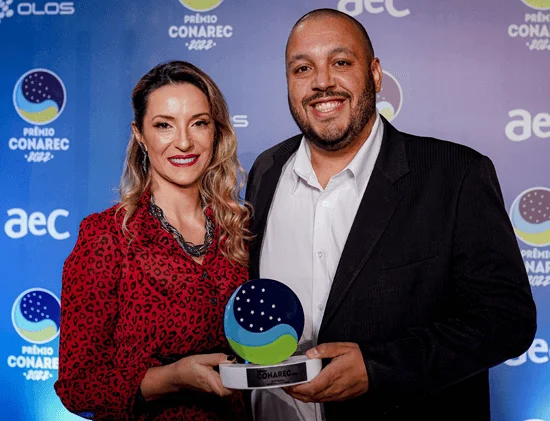 Por sua essência e seu DNA, O Boticário sempre prezou muito pelo atendimento ao cliente, pela satisfação do nosso consumidor. Nesse caminho, já há alguns anos, foi feita toda uma transformação digital da nossa operação para estar presente nos canais que o cliente gosta de acessar, do jeito dele e no tempo dele. Além disso, trabalhamos internamente uma cultura de Customer Experience, para que, de fato, todos no Boticário enxerguem o cliente como a peça central de toda essa cultura e resultados | Liliane Bernardes Santana, diretora de Excelência ao Cliente do Grupo Boticário