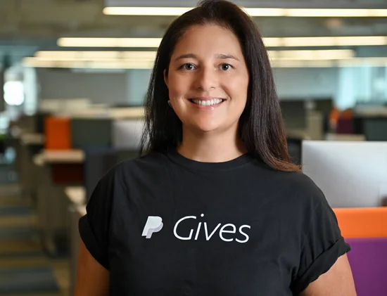 ANA PAULA KAGUEYAMA (PAYPAL) ➥ EXECUTIVA DE CX  SERVIÇOS FINANCEIROS | Colaboração, inclusão, inovação e bem-estar são elementos es- senciais para boas lideranças, segundo Ana Paula Kagueyama, Latin America Global Customer Services & Site leader do PayPal. “É preciso trabalhar como um time, liderar com empatia, assumir responsabilidade das situações, tomar decisões e celebrar resultados”, afirma. Além disso, Ana destaca a importância de respeitar a originalidade e a diversidade e de inovar, pensando em experiências incríveis para os clientes.