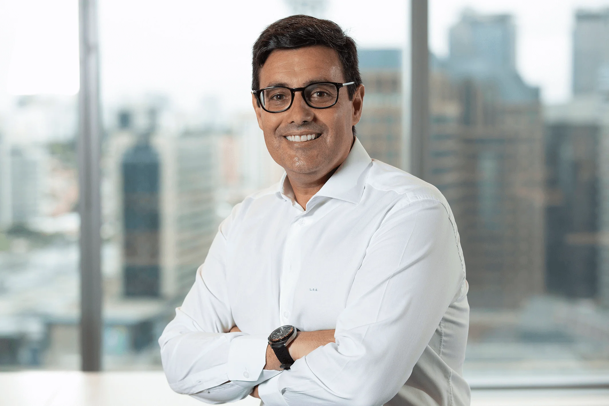 CARREFOUR ➥ VAREJO –  Super – hipermercados, atacarejo e cash & carry | O Carrefour tem desenvolvido formatos cada vez mais interligados em seu modelo de negócio. “Investimos em omnicanalidade, com possibilidade de realizar as compras na loja, no aplicativo Meu Carrefour, no condomínio residencial etc.”, detalha Luiz Souto, Executive director do Banco Carrefour – distribuição, Customer Service & Parcerias.