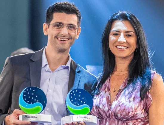 Um reconhecimento como esse é muito importante para nossa empresa. A SoluCX se desenvolveu, literalmente, na voz dos nossos clientes, então, acredito que isso nos faz vencedor a cada dia. Sabemos que, para se diferenciar nesse mercado, devemos ouvir nossos clientes, e é isso que nos coloca numa ótima posição | Tiago Serrano, CEO da SoluCX