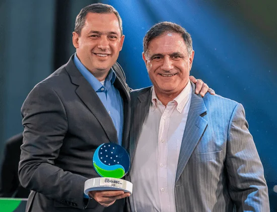 É um reconhecimento muito grande do trabalho do nosso time, especialmente lidando com marcas centenárias. A gente tem aprendido muito sobre personalização. Estamos, cada vez mais, buscando tratar do que o cliente precisa e evoluindo na conexão disso com a tecnologia | Renato Cerri, diretor de Consumer Care da Whirlpool
