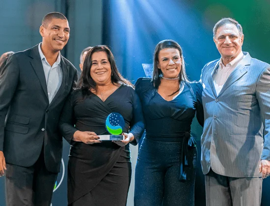 A gente valoriza muito o atendimento ao aluno. A gente preza pela forma como ele é recepcionado. Estar aqui é prova do nosso cuidado com ele. Nossa melhor prática é ter um atendimento empático | Ana Rosa Sarmento, gerente de Contact Center da YDUQS