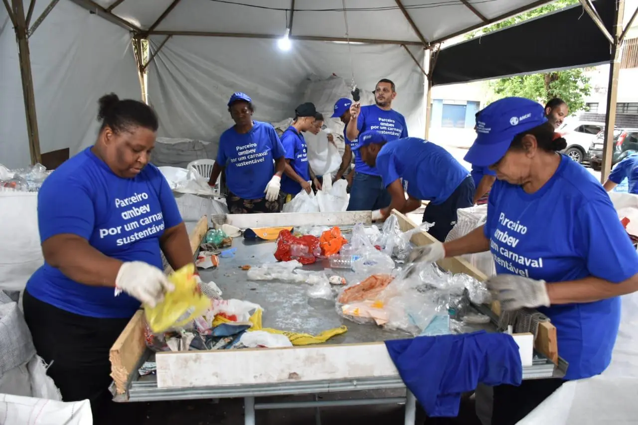 ambev carnaval sustentável reciclagem 01