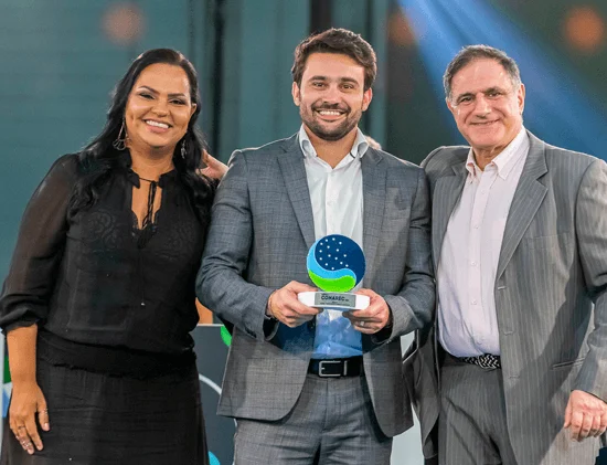Para a gente, é uma alegria muito grande. Estamos, pelo terceiro ano consecutivo, recebendo essa premiação. Isso coroa todo o trabalho que fazemos no dia a dia para poder entregar o nosso melhor para o cliente. Acredito que experiência do cliente, relacionamento e atendimento nada mais são do que o core de qualquer empresa, e a gente tem tentado fazer isso. Que bom que fomos reconhecidos hoje com esse Prêmio | Antônio Carlos Teixeira, diretor Comercial e de Clientes da Brasilcap