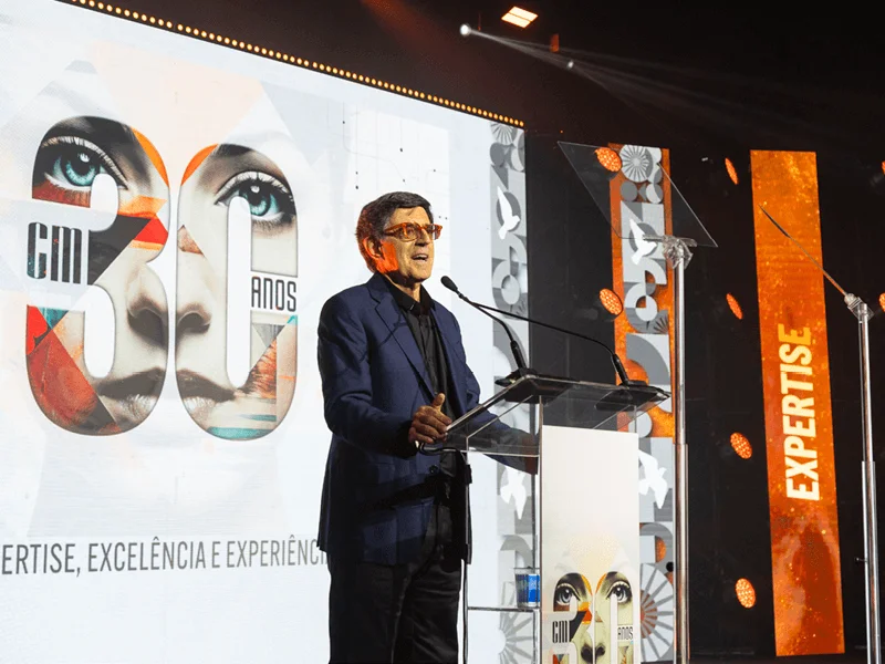 Roberto Meir, idealizador da Consumidor Moderno e CEO do Grupo Padrão, dá início à cerimônia de homenageados que fizeram, fazem e continuarão fazendo a diferença para a experiência do cliente